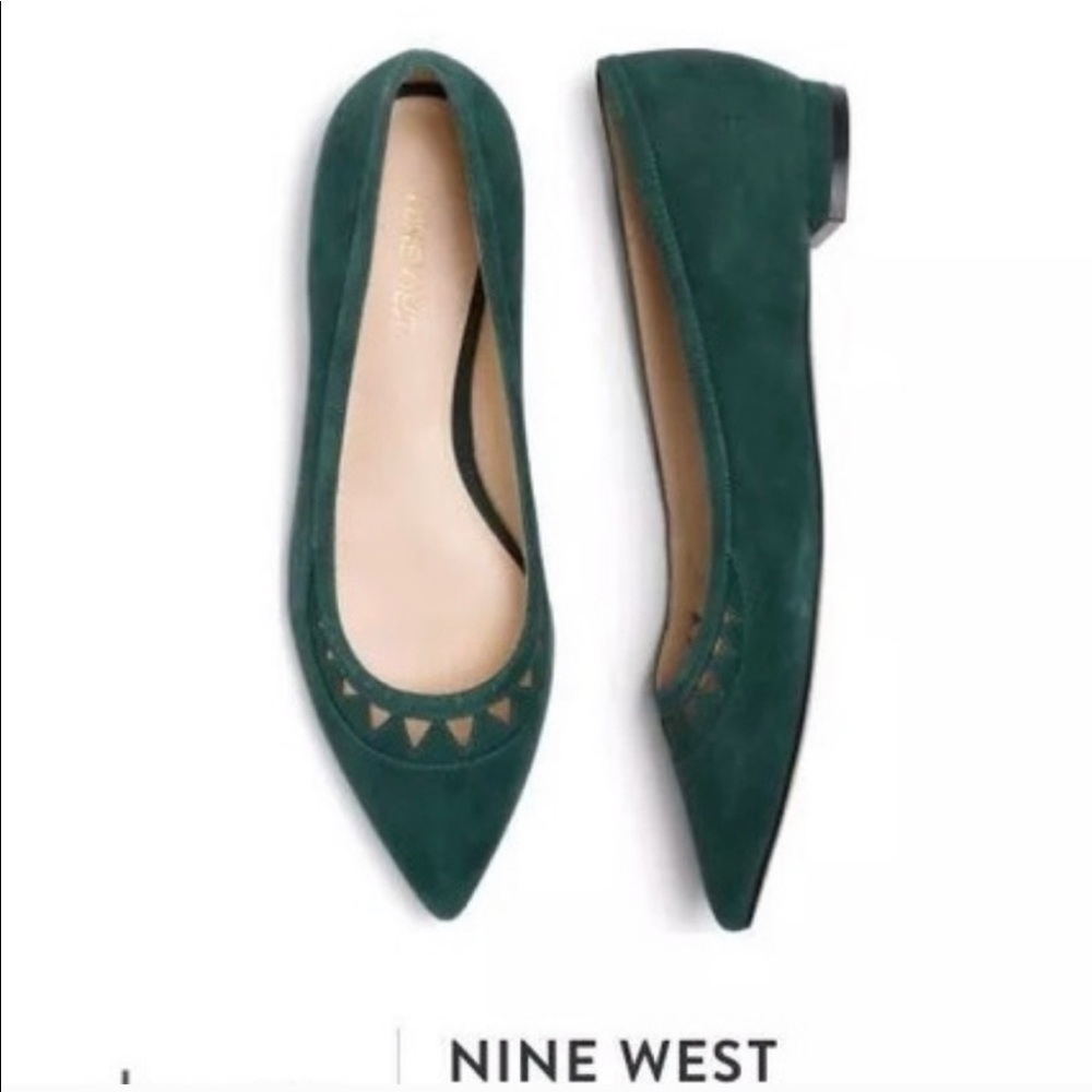 Like new Nine West Alleyene pointed flats size 9